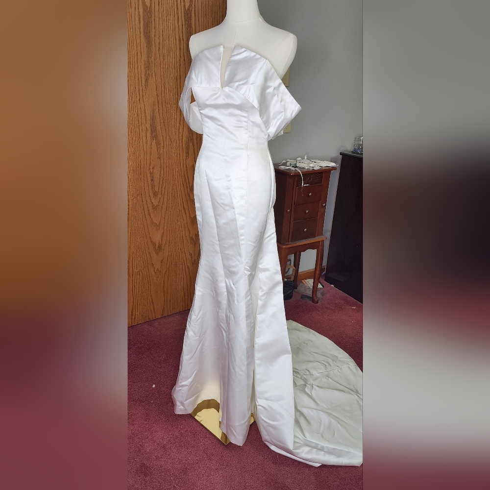 Chic White Off Shoulder Wedding Dress